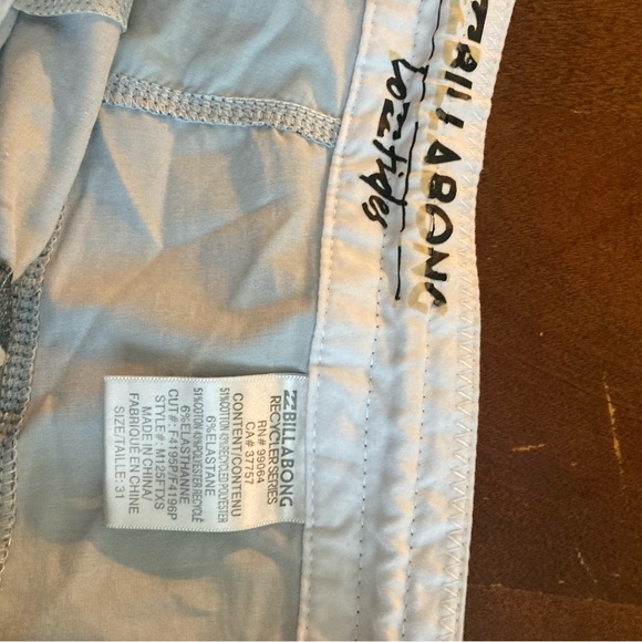 Billabong LoTides. Size 31. American Flag. - Picture 2 of 3